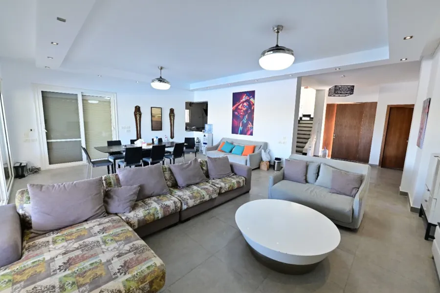 فيلا ستاند ألون + كبانا للبيع (هاسيندا باي) - 1,400 م