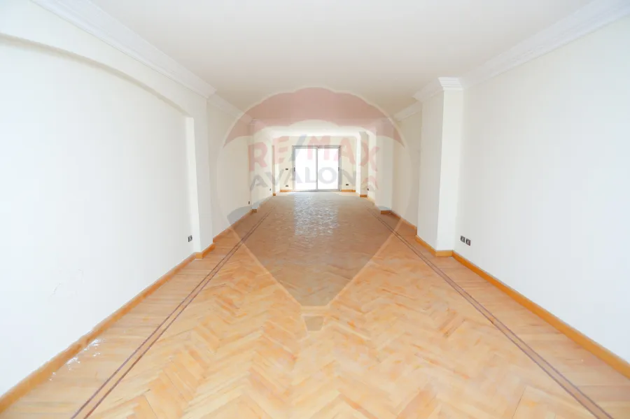 شقة للبيع 245 م رشدي ( ش عبد الحميد العبادي )