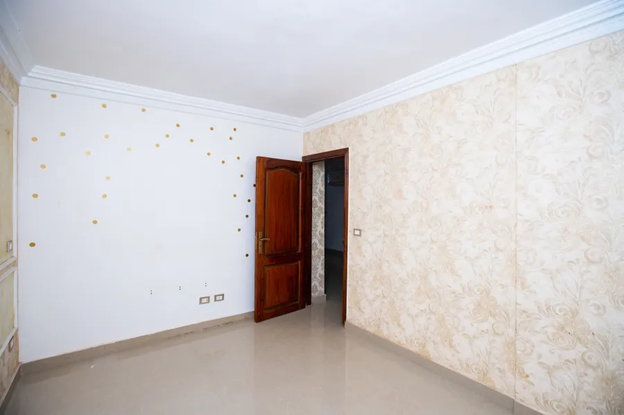 شقه للبيع 130م لوران (خطوات من شارع الأقبال و البنك الأهلي)