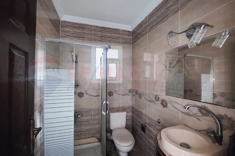 Apartment for rent 230 m Sporting (steps from the tram)