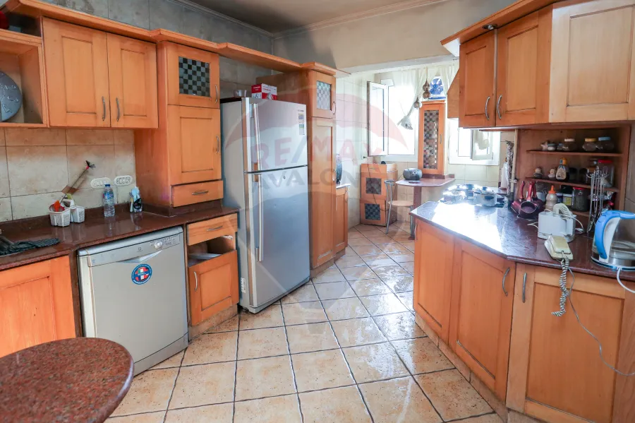 بنتهاوس للبيع 520 م سموحة ( شارع مصطفي كامل )