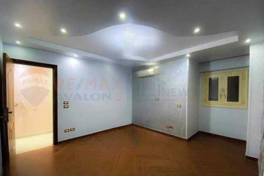 شقة للبيع 235 م جليم ( ش ابو قير - عمارة براند )