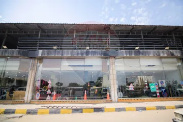 مقر إداري ومحلات تجارية للإيجار 2,700 م المطار (الطريق الزراعي)