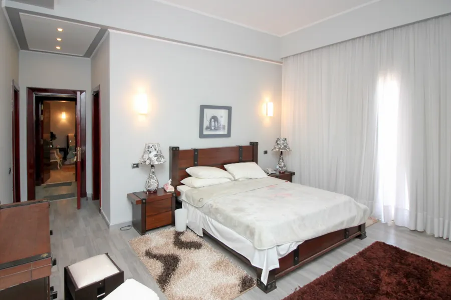 فيلا مسجلة للبيع 2800م كينج مريوط  (كمبوند  LakeSide)