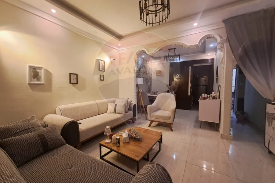 شقة للبيع 90 م الابراهيمية (خطوات من شارع ابو قير)