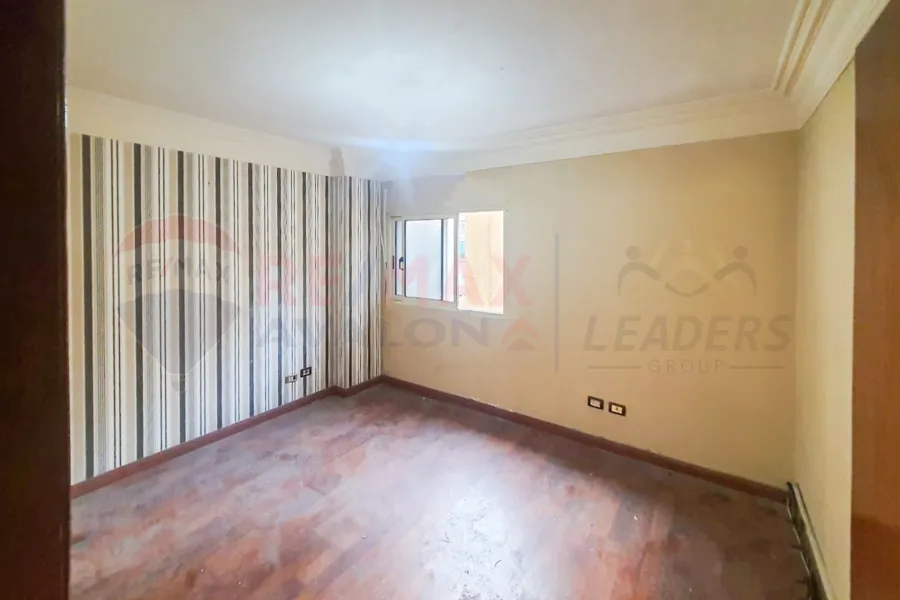 Administrative headquarters for rent 100 m Sidi Gaber (Mahmoud Shaker St)