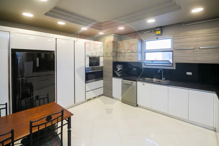 شقة للبيع 334 م  كفر عبده (بجوار British council)