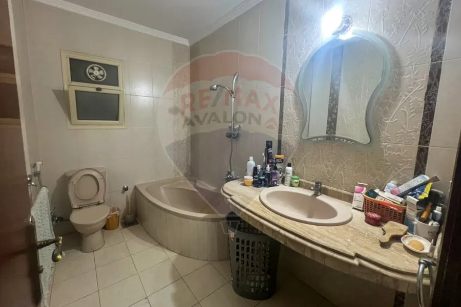 شقة للإيجار المفروش 212 م سموحة (ش كمال الدين صلاح)