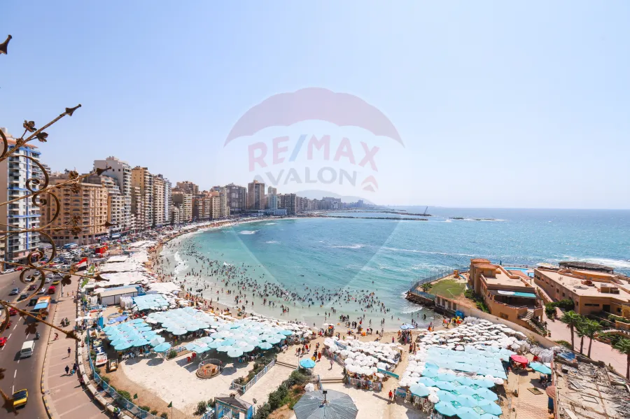 شقة للبيع 160 م ميامي (على البحر مباشرة)