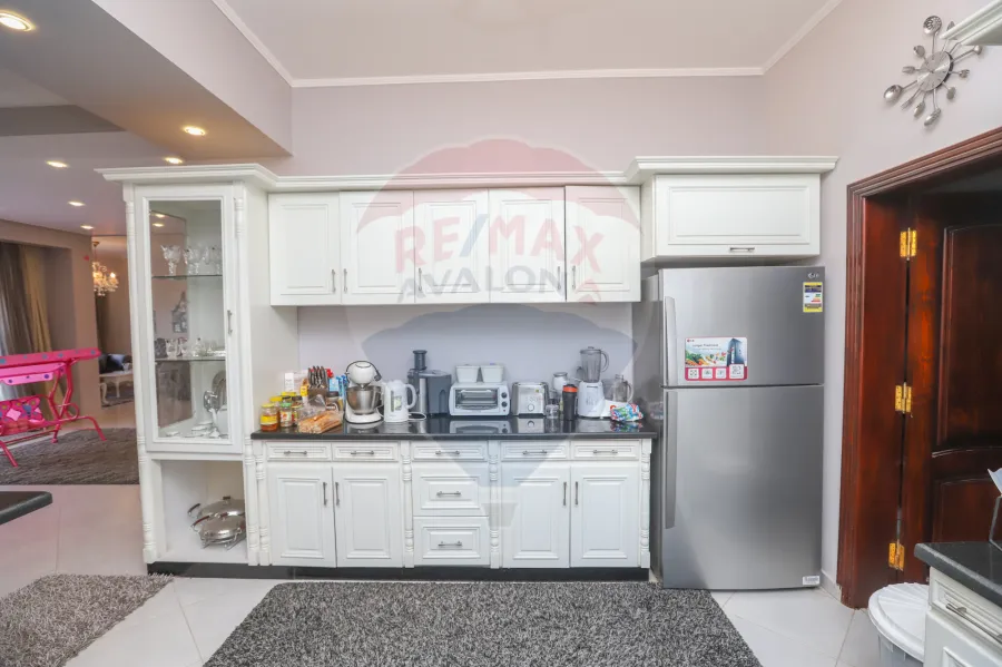 فيلا مسجلة للبيع 900 م كينج مريوط (امام استاد برج العرب)