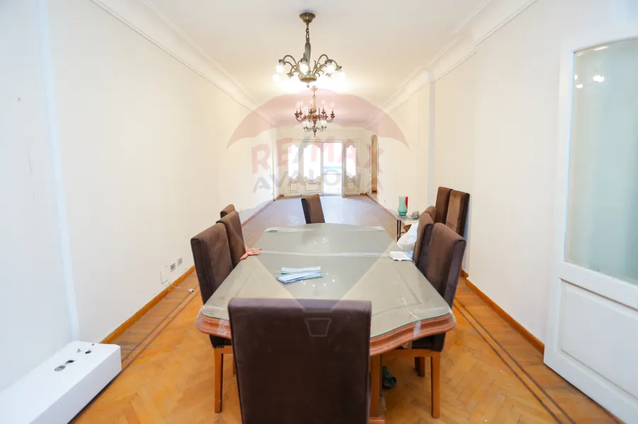 شقه للبيع 205 م لوران (خطوات من البحر)