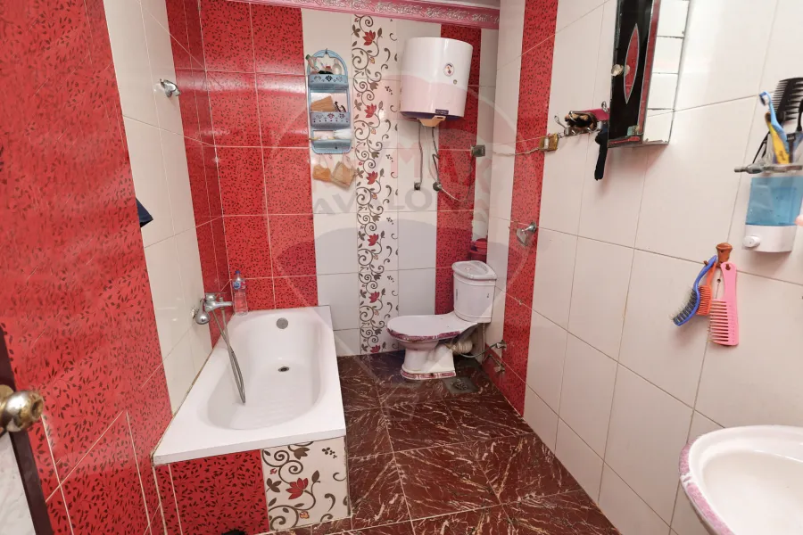 شقة للبيع 115 م سموحة (ش البلقان امام مكتب صحة سموحة)