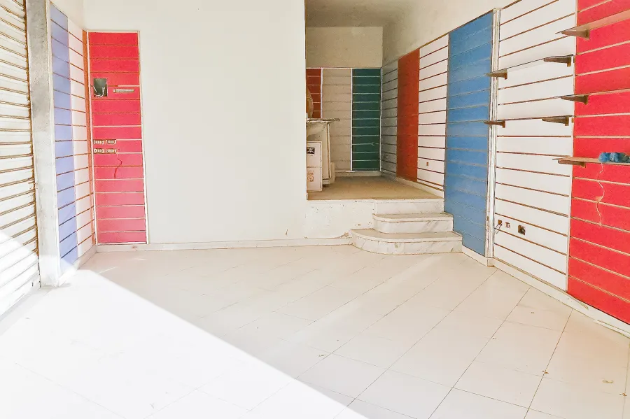 صيدلية للايجار 28 م المنشية ( بجوار القنصلية السويدية )