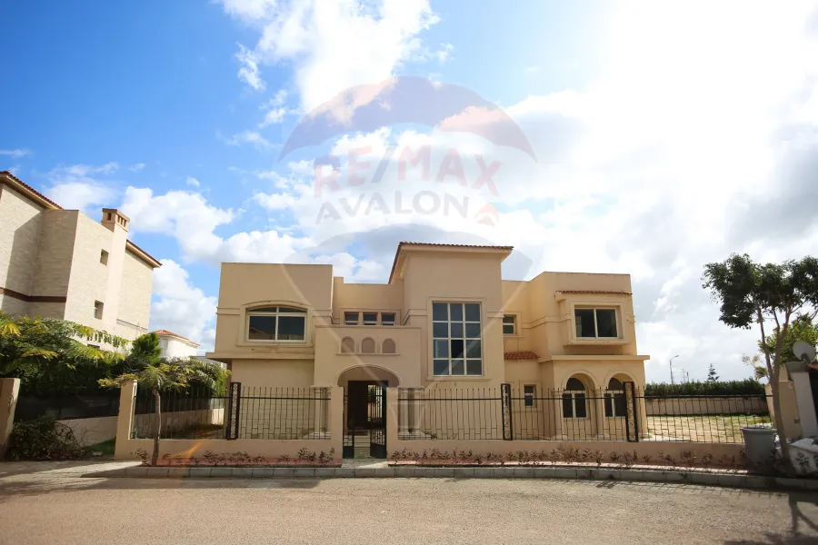 فيلا ستاند الون للبيع 1,200 م كينج مريوط (اليكس ويست)