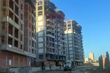 شقة للبيع 181 م سموحة (كومباوند مروج)