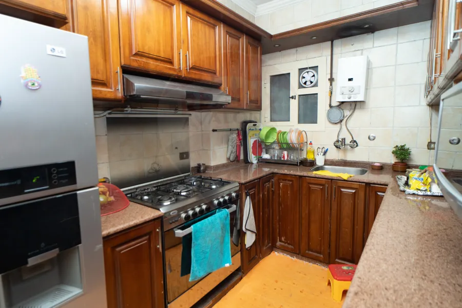 شقة للبيع 210 م سموحة (ش توت غنخ آمون)