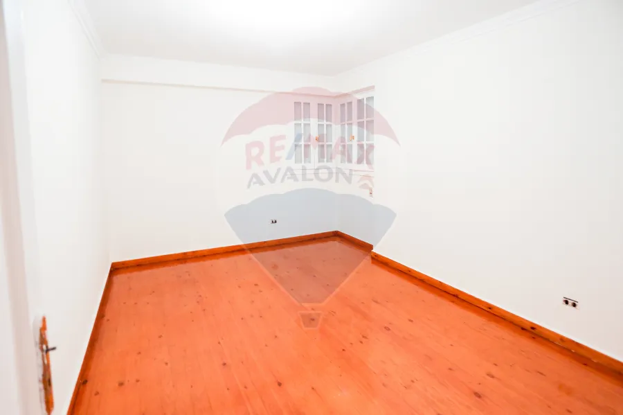 مقر اداري للايجار 255 م سموحه ( شارع كمال الدين صلاح )