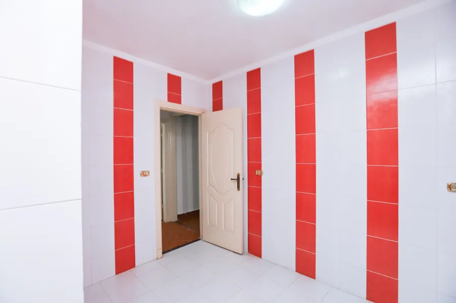 شقة إدارى للبيع 164 م سموحة (ش توت عنخ آمون)