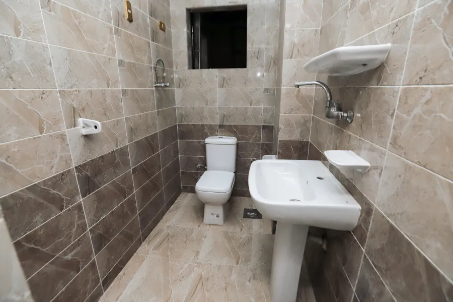 مسطح ادارى  للبيع 154 م سموحة (ش ألبرت الاول)