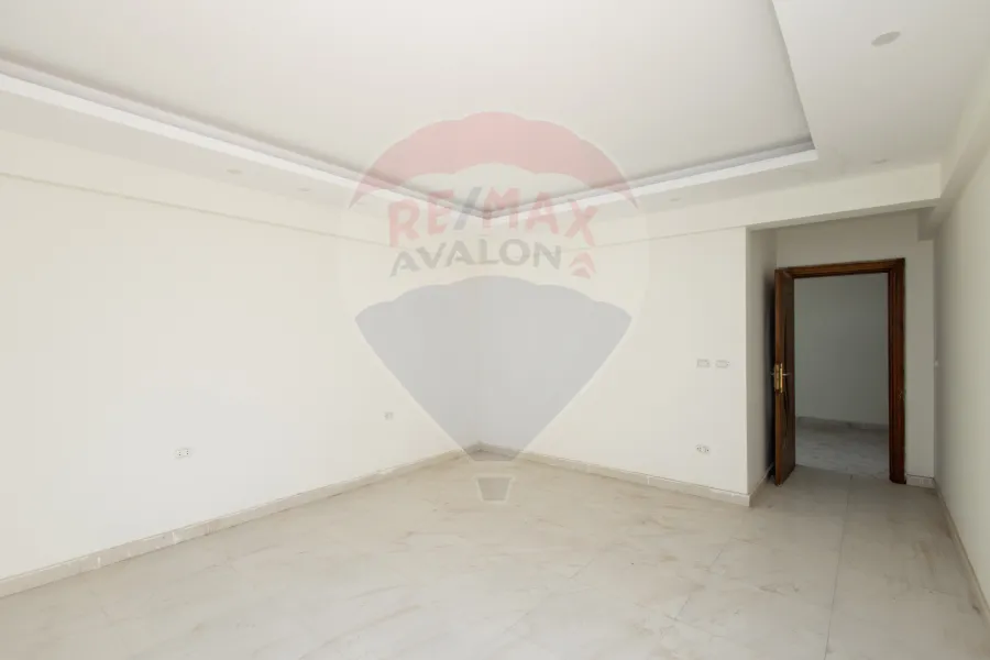 Penthouse for sale 825 m Al-Mandara (Cecelia compound)