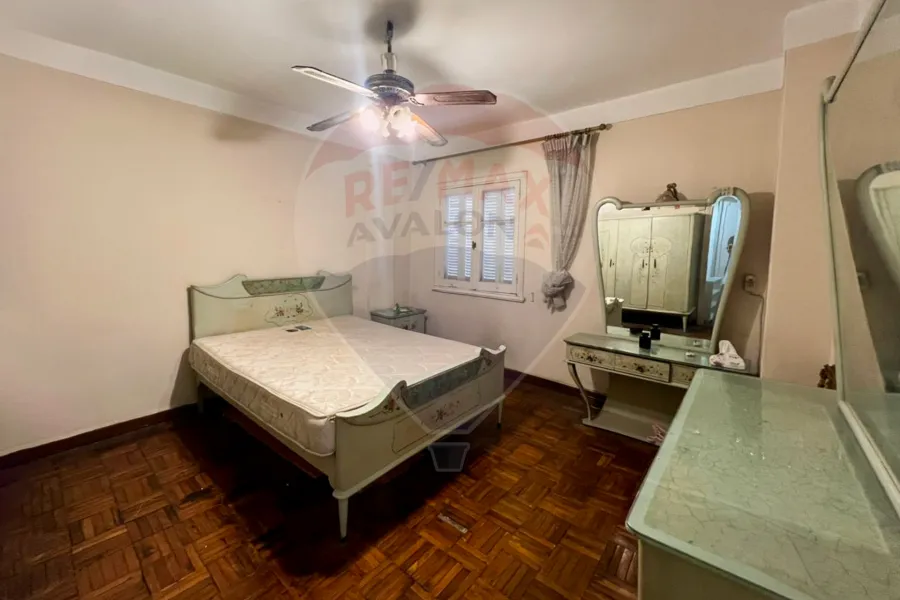 Furnished apartment for rent 135 m Stanly (Steps from the sea)