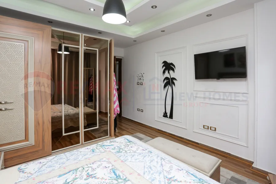 Apartment for sale 210 m Louran (El-Eqbal St - brand building)