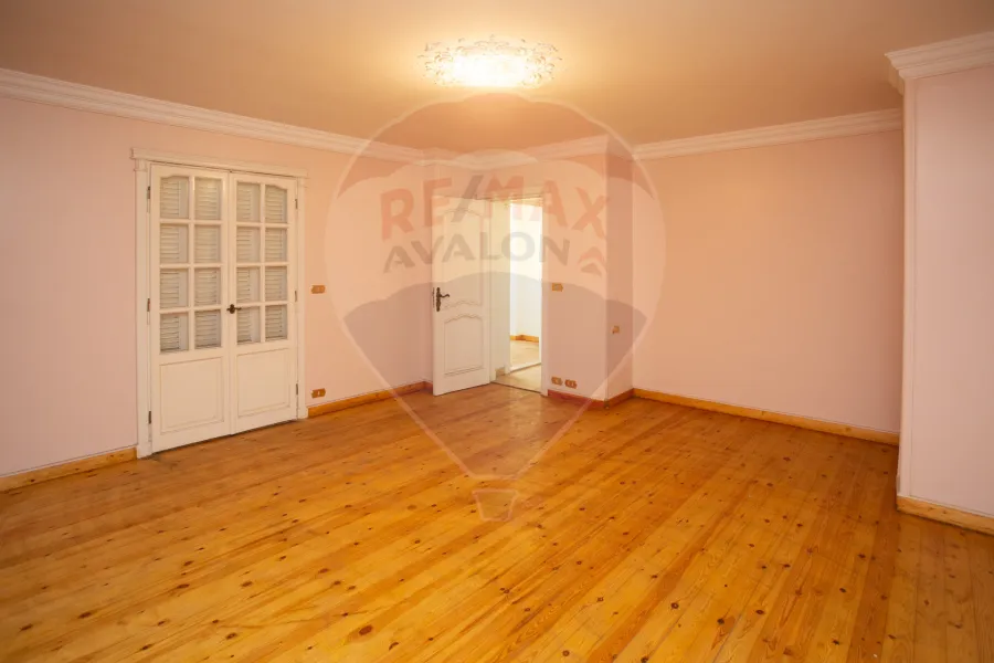 شقة للبيع 380 م كامب شيزار (شارع بورسعيد)