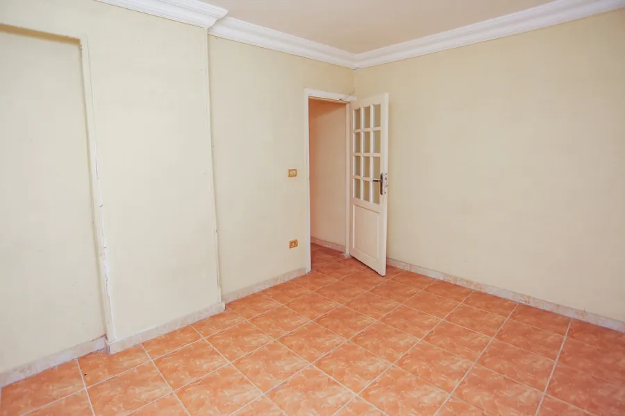 شقة للبيع 118م ميامي (متفرع من ش خالد بن الوليد)