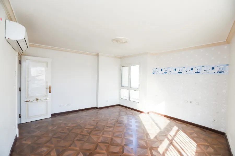 شقة للبيع 297 م الشاطبي (امام حديقة الشلالات)