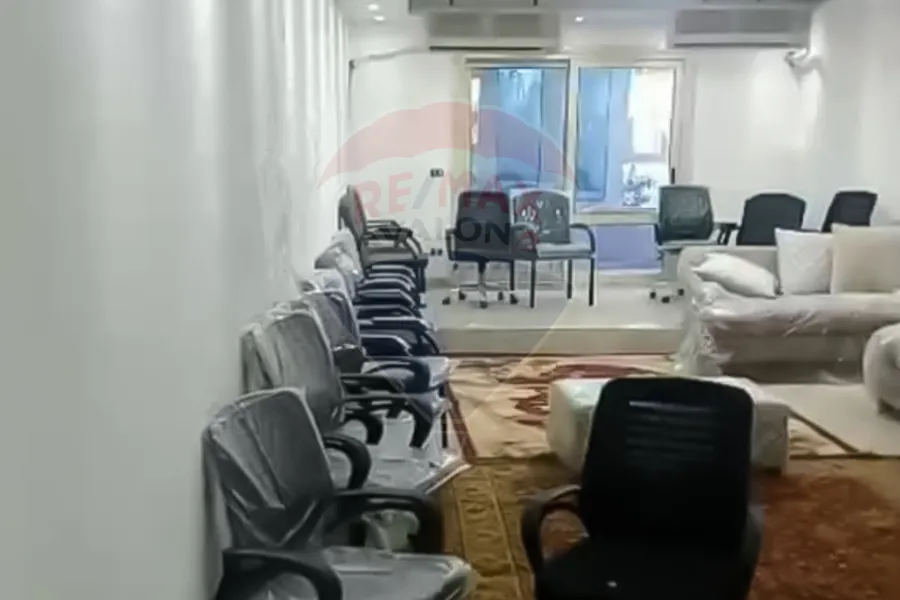 Furnished administrative unit for rent 260 m Sidi Gaber El-Sheikh (directly on the tram)