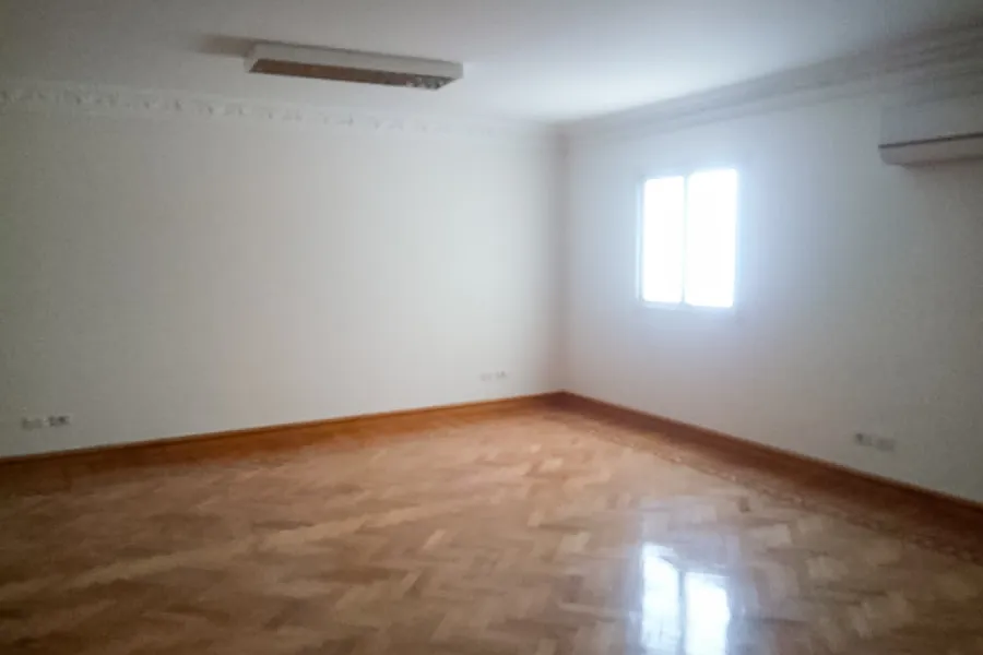 شقة للأيجار 280م سموحة (ش مسجد ناصر)