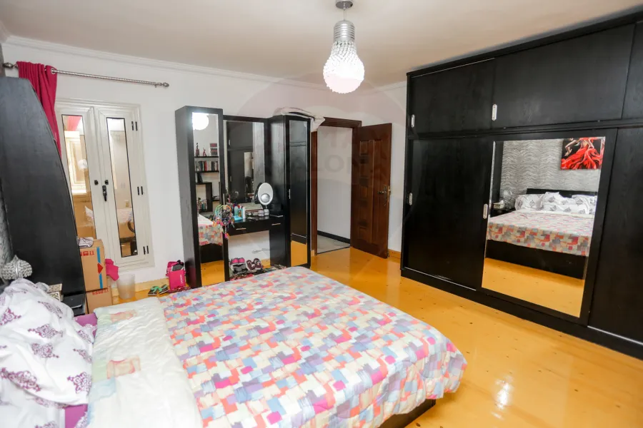 شقة للبيع 400 م زيزينيا (خطوات من متحف المجوهرات)