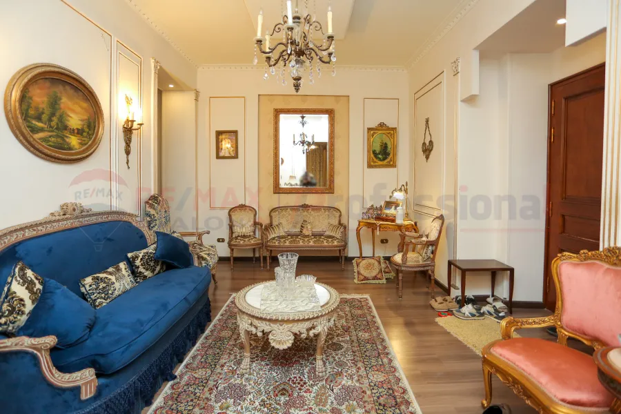 Residential/administrative apartment for rent 250 m El-Attarin (Hussein Hegazy St.)