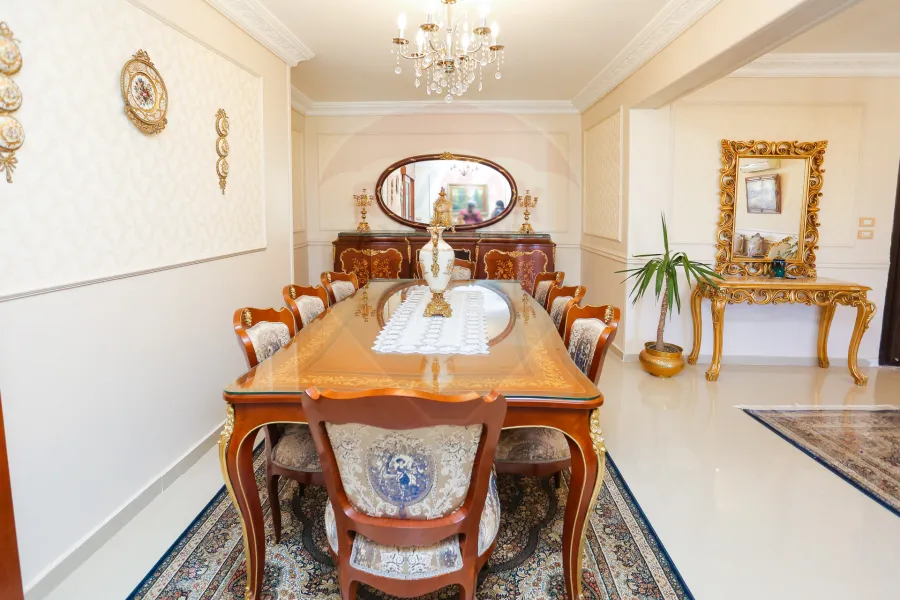 شقة للبيع 180 م كفر عبده (خطوات من ميدان سانت جيني)