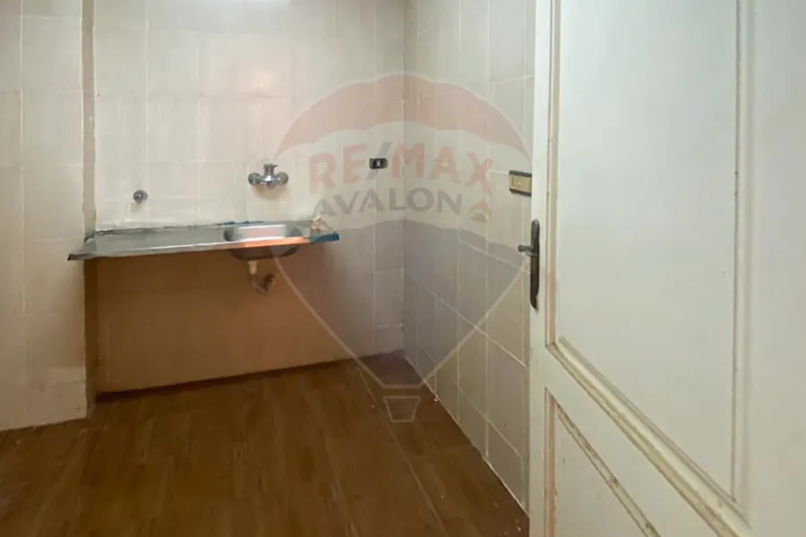 Apartment for sale 110 m Bolkeley (off Lavison Street)