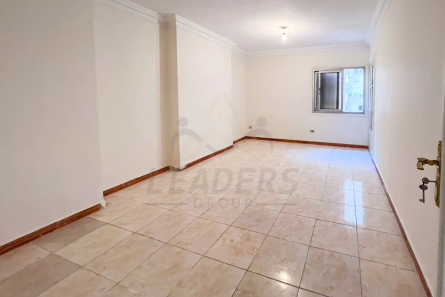 شقة للبيع 110 م سان ستيفانو (ش الكازينون)