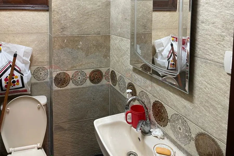 مقر إدارى للبيع 90 م المنشية (خطوات من ميدان المنشية)