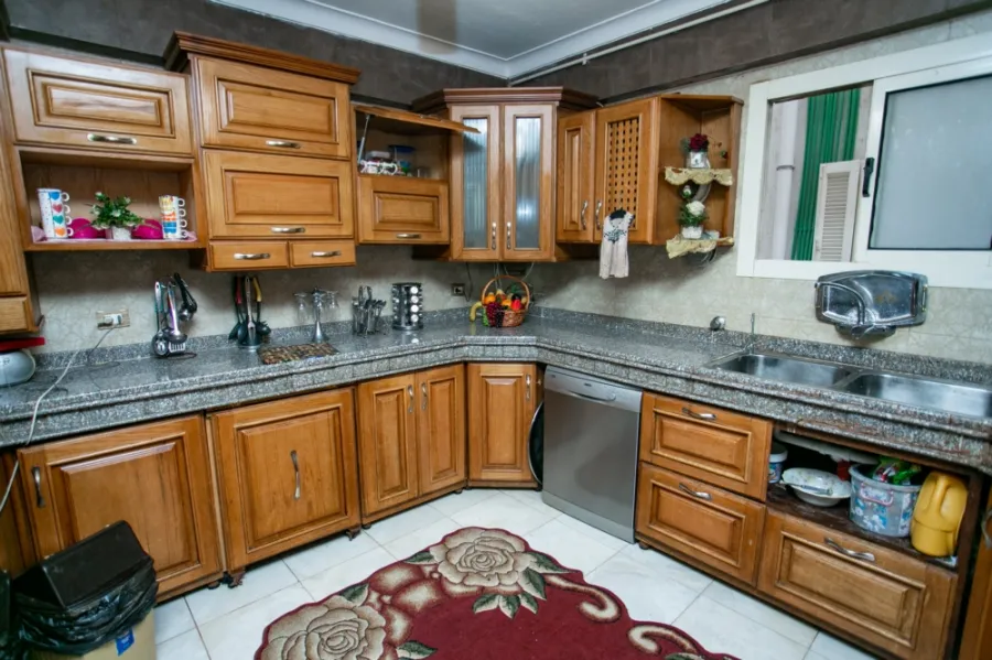 شقة للبيع 289م سموحة - ش الصفا - خطوات من ش أدمون فريمون