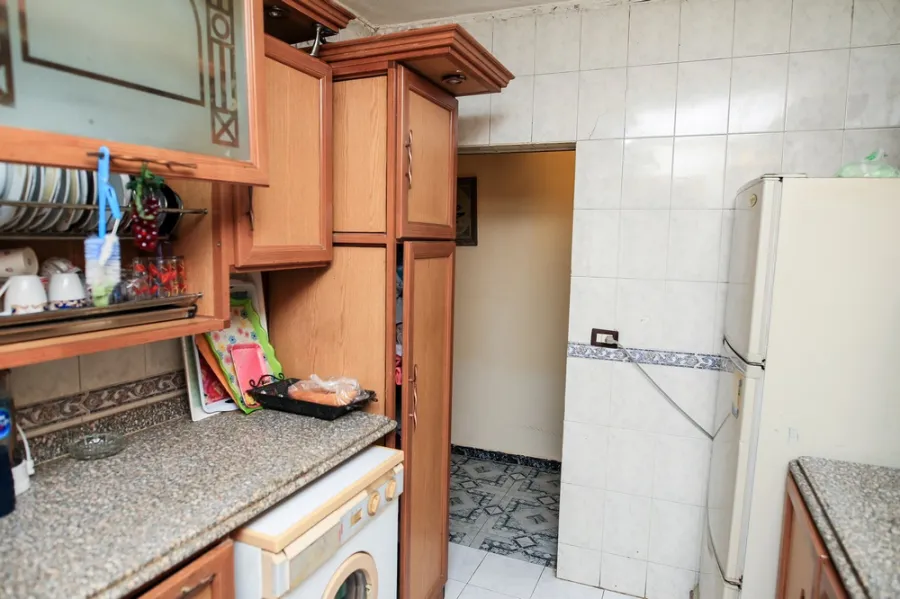 شقة للبيع 250م سيدي جابر (خطوات من البحر)