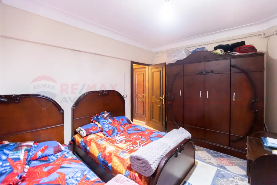 شقة ادارى للبيع  و تصلح سكنى 160 م المندره (على البحر مباشره)