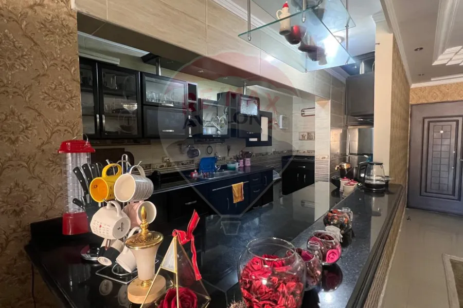 شقة للبيع 265 م  سابا باشا (خطوات من الترام)