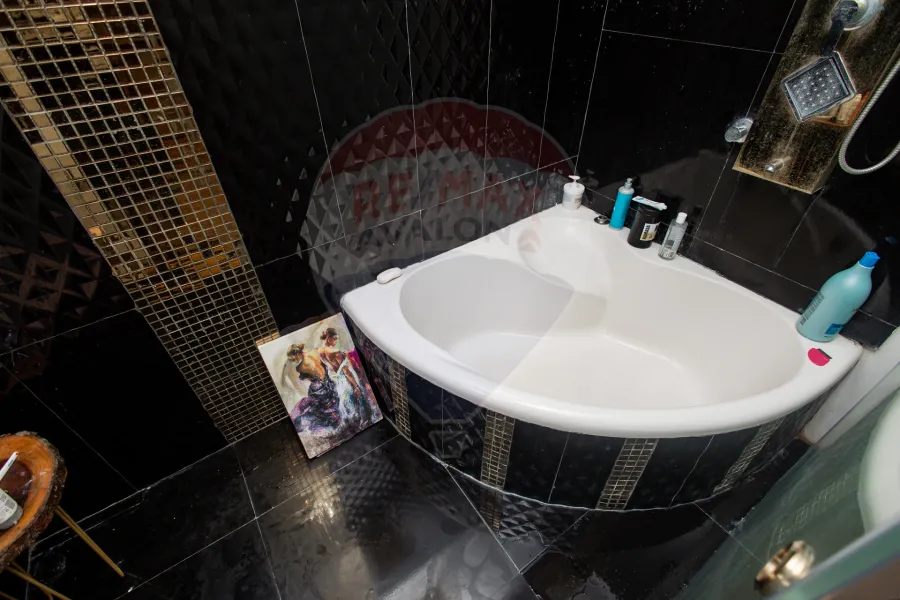 شقة للبيع 350 م  سابا باشا (على البحر مباشرة)