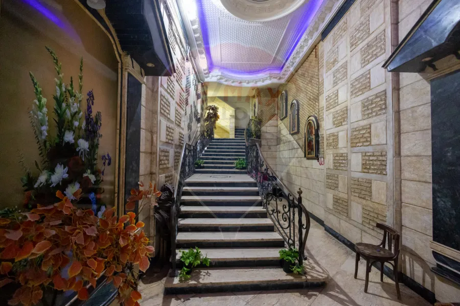 شقة للبيع 165 م ميامي (ش أمين خيرت الغندور)