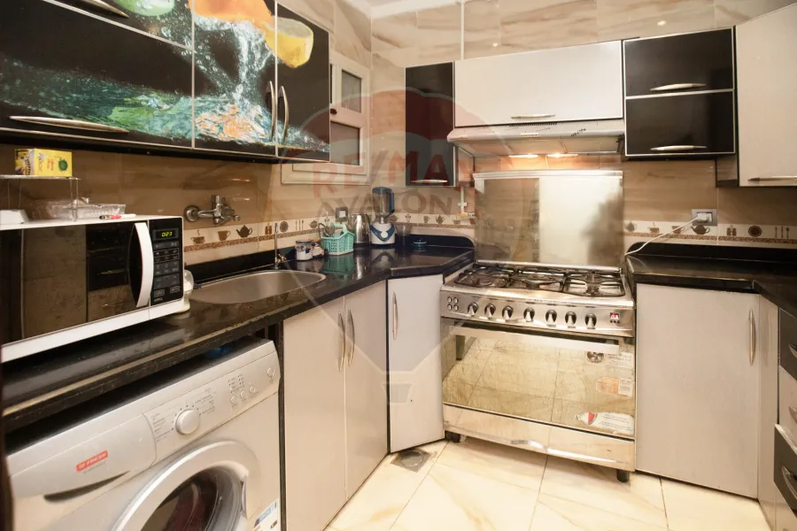 شقة للبيع 150 م  المندرة  (على البحر مباشرة )