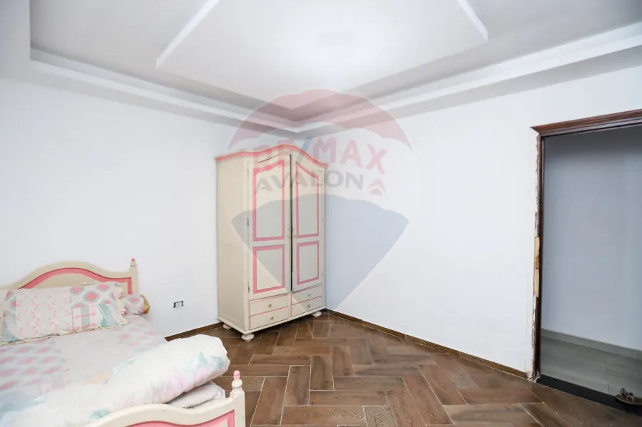 Apartment for sale 160 m Sidi Gaber (Steps from the Sea, Military Hospital)-