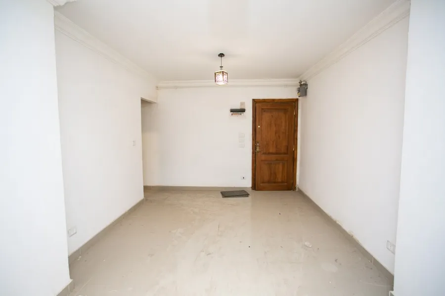 شقة للإيجار140م سبورتنج ( ش أحمد علام )