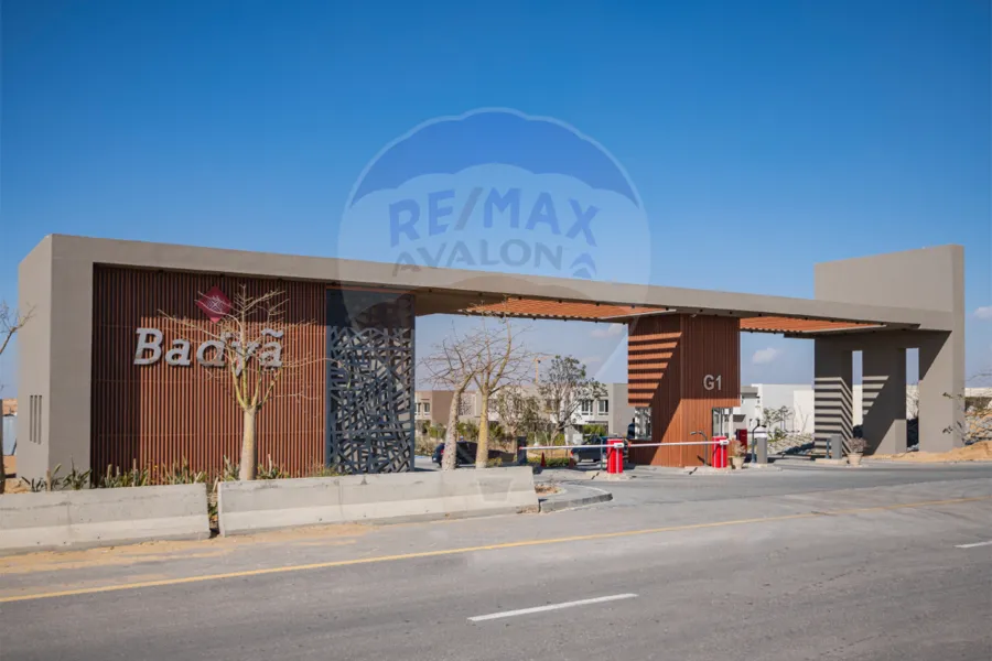 تاون هاوس للبيع 190م + 68 م روف + 93 م جاردن  6 أكتوبر ( بادية)