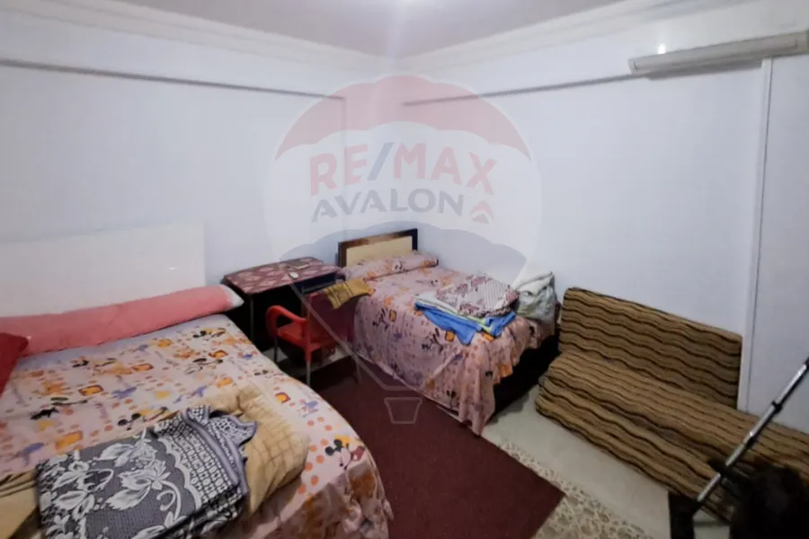 شقة للإيجار المفروش 90 م السرايا (خطوات من البحر)