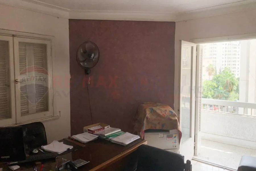 شقة للبيع 106 م سموحة (امام مول زهران)