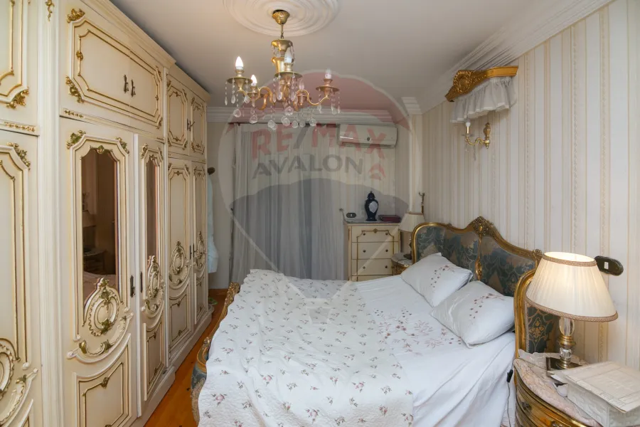 شقة دوبلكس للبيع  180 م بولكلي (خطوات من ش أبو قير)